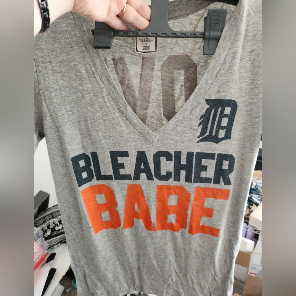 LG pink gray tshirt